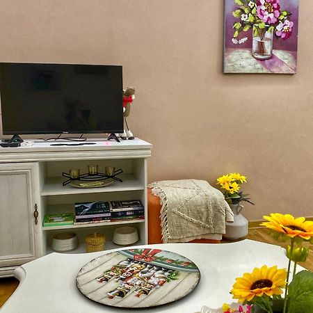 Apartman Diana Sremska Mitrovica Buitenkant foto